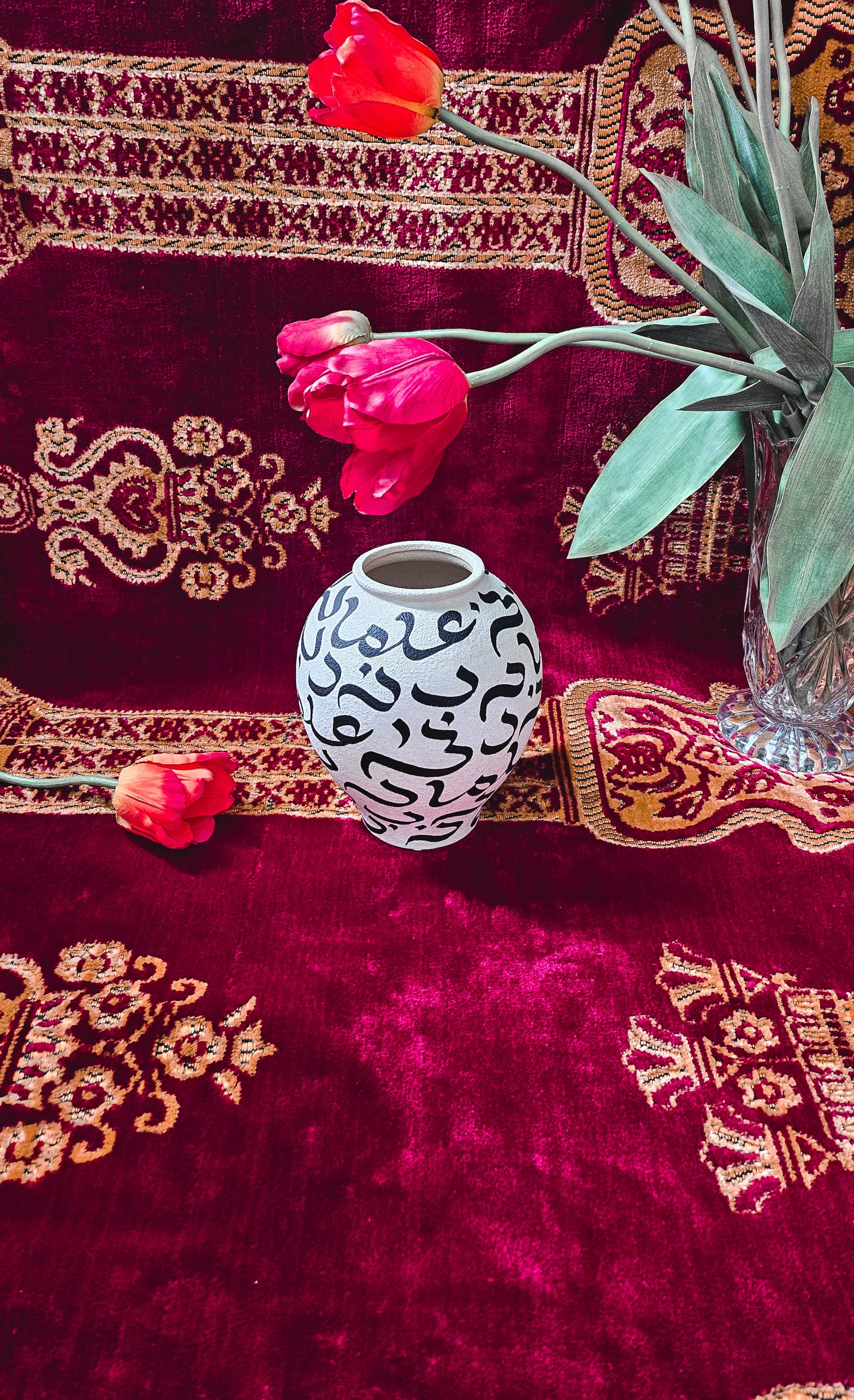 Hand Painted Vase - rabbi zidni ilma in Black